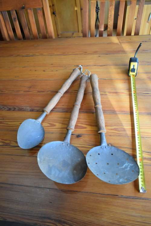 Vintage Metal Spoons R650