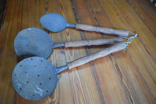 Vintage Metal Spoons R650