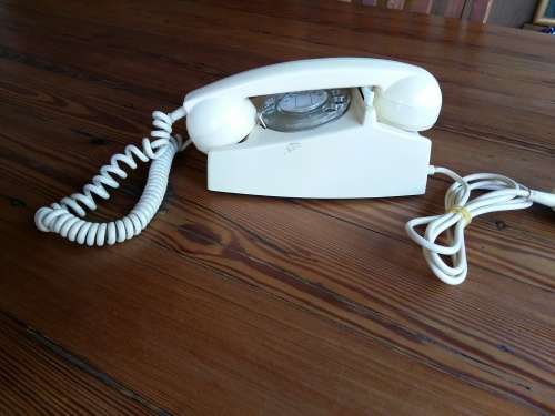 Vintage 80s Telephone