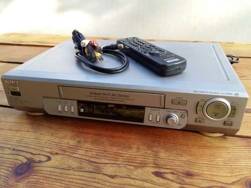 Sony 6 Head Hi-Fi Stereo VHS Vcr (with remote)