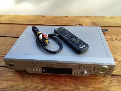 Sony 6 Head Hi-Fi Stereo VHS Vcr (with remote)