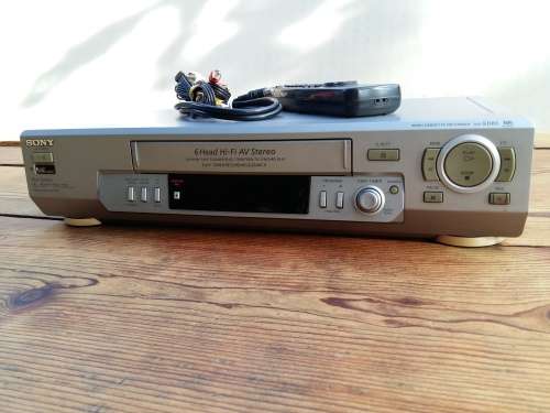 Sony 6 Head Hi-Fi Stereo VHS Vcr (with remote)