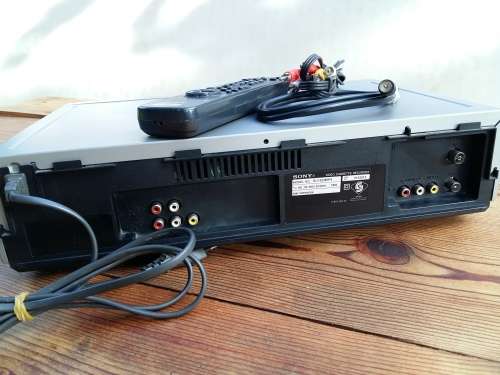 Sony 6 Head Hi-Fi Stereo VHS Vcr (with remote)