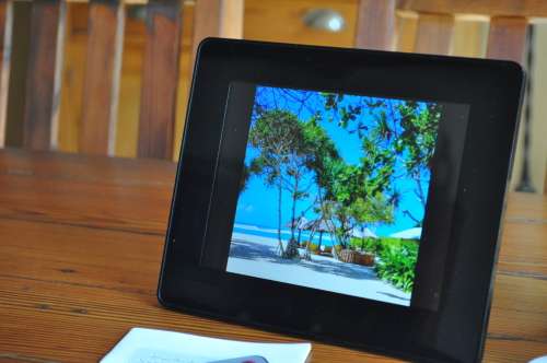 Digital Photo Frame With Remote