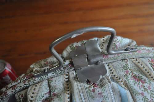 Vintage Teapot Warmer (white)