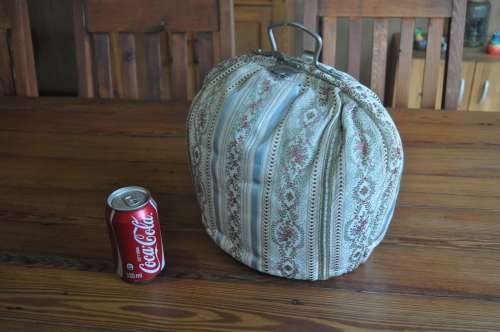 Vintage Teapot Warmer (white)