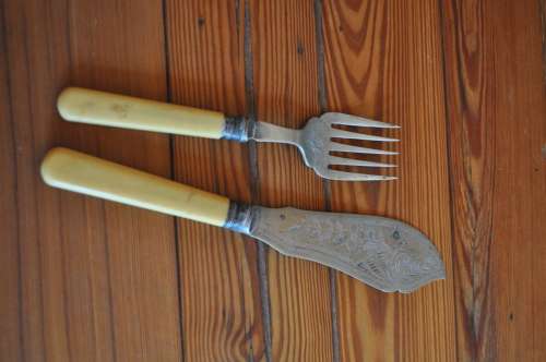 Vintage Silverplated (epns) Fish Serving Set