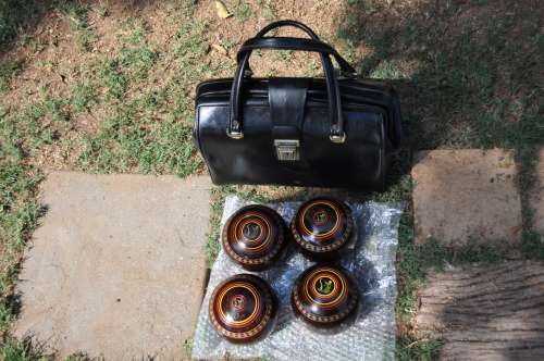 Henselite Size 3 (4 7/8) Lawn bowls