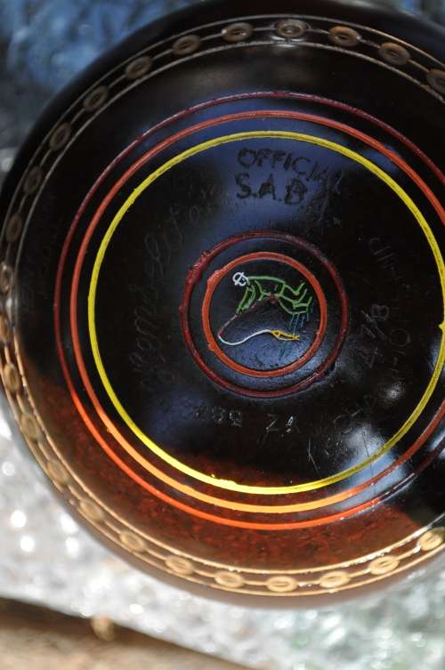 Henselite Size 3 (4 7/8) Lawn bowls