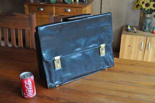 Vintage Leather Carry Case  Bag (please read)
