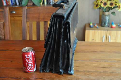 Vintage Leather Carry Case  Bag (please read)