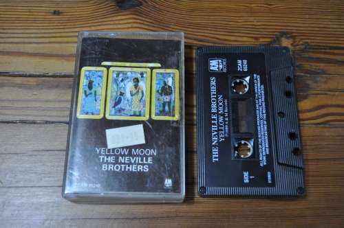 The Neville Brothers - Yellow Moon (Cassette)