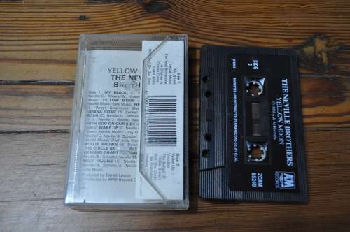 The Neville Brothers - Yellow Moon (Cassette)