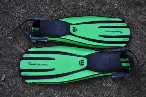 Mares Plana Avantiquattro abs Fins (size 9 -11)