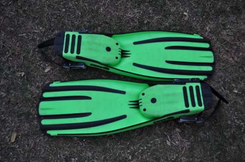 Mares Plana Avantiquattro abs Fins (size 9 -11)