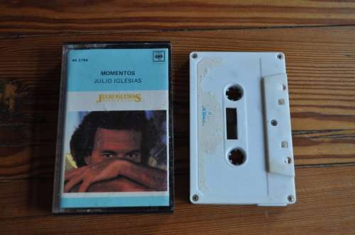 Julio Iglesias - Momentos (Cassette)
