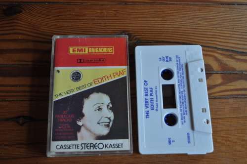 Edith Piaf - The Very Best Of (Cassette)