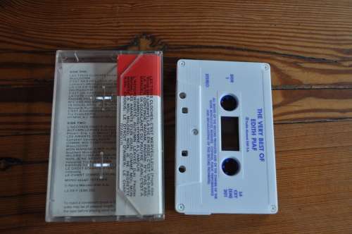 Edith Piaf - The Very Best Of (Cassette)