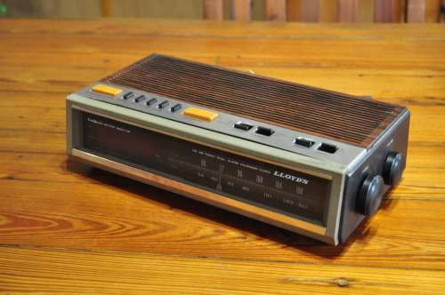 Vintage Lloyds Fm/Am Bedside Clock Radio