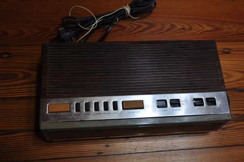 Vintage Lloyds Fm/Am Bedside Clock Radio