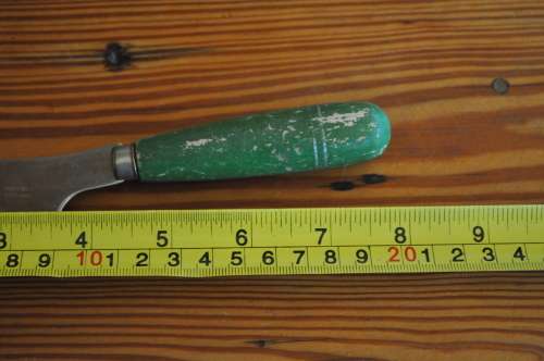 Vintage Nutbrown Tomato Slicer
