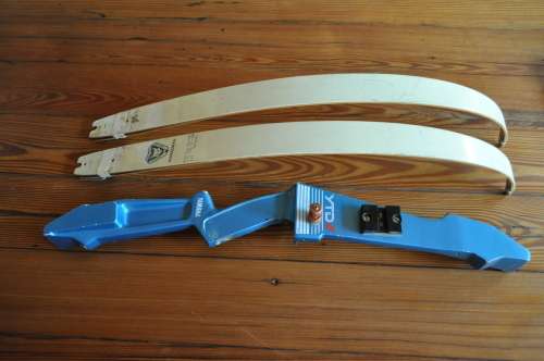 Vintage Les Howis Bow Selling As Is