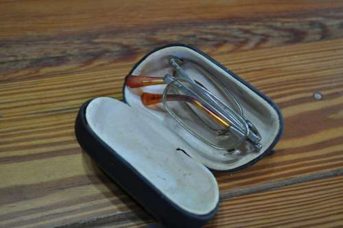 Vintage Foldable Reading Glasses