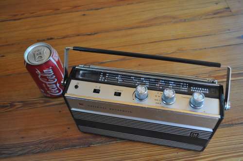 Rare Vintage National Panasonic 4 Band Radio (please read)
