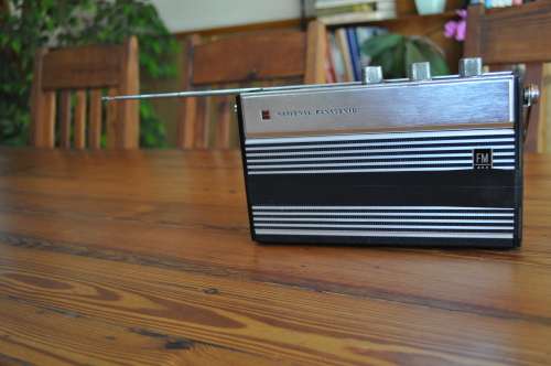 Rare Vintage National Panasonic 4 Band Radio (please read)
