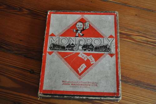 Vintage 1950s Monopoly (missing board selling as is)
