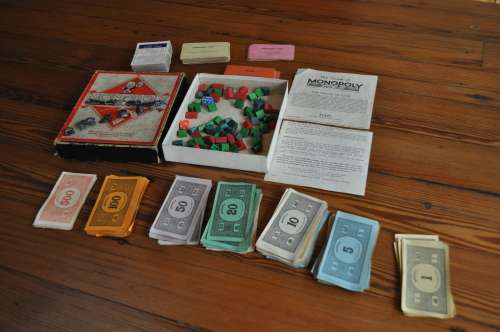 Vintage 1950s Monopoly (missing board selling as is)