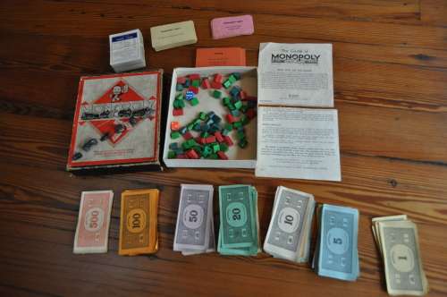 Vintage 1950s Monopoly (missing board selling as is)