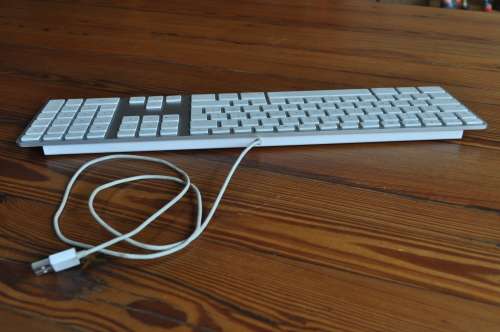 Apple USB Aluminum Keyboard With Numeric Keypad