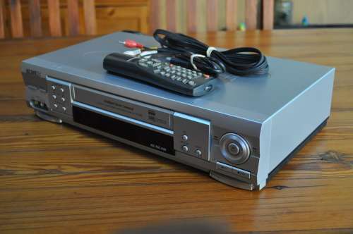 Samsung 6 Head Hi-Fi Stereo VHS VCR