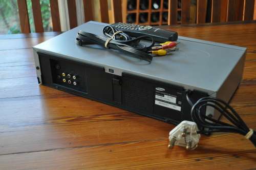 Samsung 6 Head Hi-Fi Stereo VHS VCR
