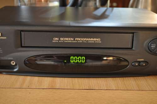 Sansui VHS Video Cassette Recorder (no remote)