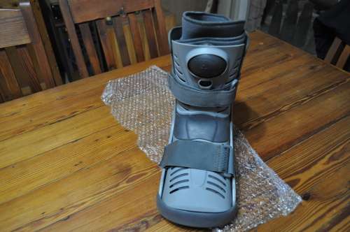 Ossur Low Top Moon Boot Short Size Large