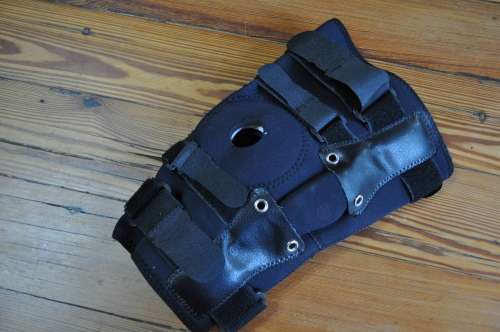 Knee Brace With Dual Hinges (size medium)