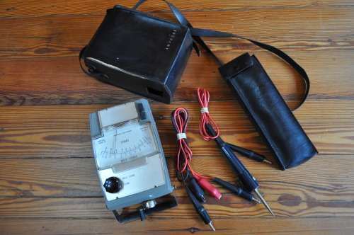 Vintage Amprobe AMC-2 Hand Crank Megohmmeter