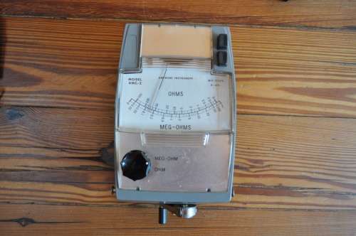 Vintage Amprobe AMC-2 Hand Crank Megohmmeter