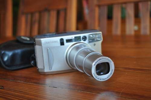 Vintage Samsung 35mm Film Camera (35mm-170mm)