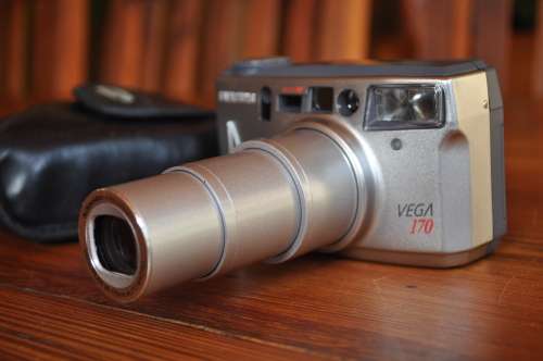 Vintage Samsung 35mm Film Camera (35mm-170mm)