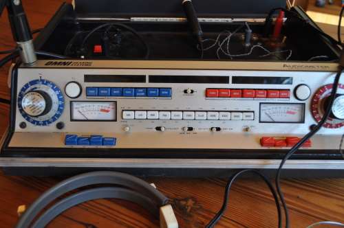 Vintage Qualitone Audiometer (selling as is)