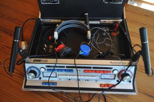 Vintage Qualitone Audiometer (selling as is)