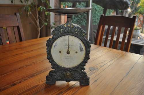 Antique British Victorian Cast Iron Household Scale
