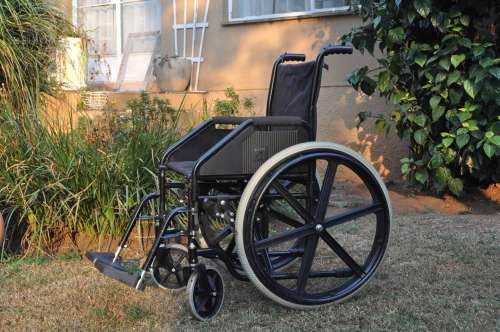 Steel Wheelchair With Detachable Arm and Foot Rest [NO POSTAGE - COLLECTION ONLY]
