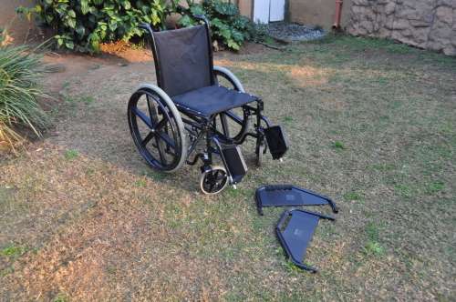 Steel Wheelchair With Detachable Arm and Foot Rest [NO POSTAGE - COLLECTION ONLY]