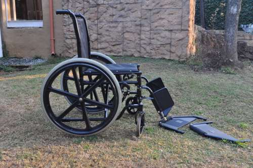 Steel Wheelchair With Detachable Arm and Foot Rest [NO POSTAGE - COLLECTION ONLY]