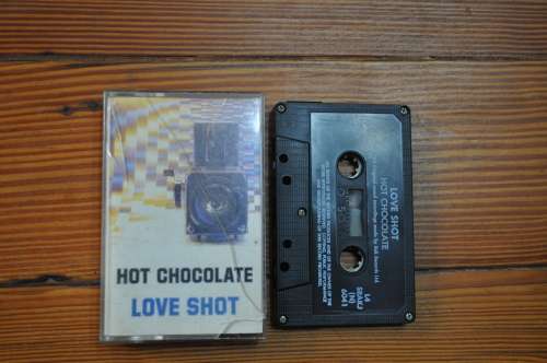 Hot Chocolate - Love Shot (Cassette)