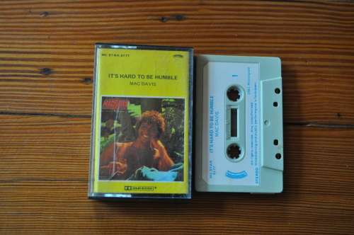 Mac Davis - It`s Hard To Be Humble (Cassette)
